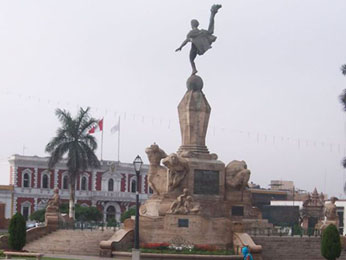 Discover Trujillo, 3rd largest city of Peru (757,000 people)